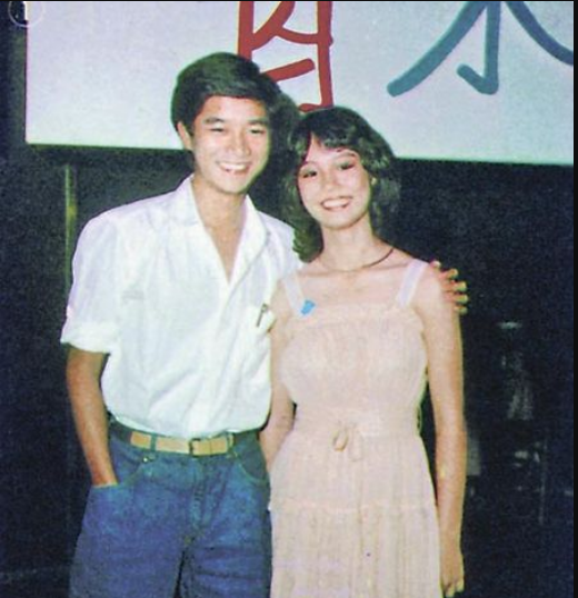 80年的一部电影,片中三大男主角皆死于非命,女主实在太命硬