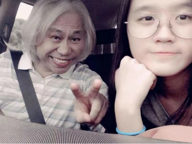 9年过去,因“爷孙恋”走红的林靖恩,已失去纯真笑容,一脸疲惫