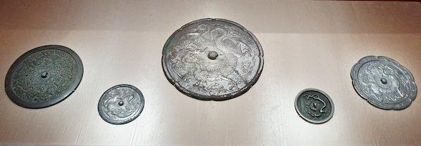 跃龙在渊:中国国家博物馆藏铜镜上的龙纹解读