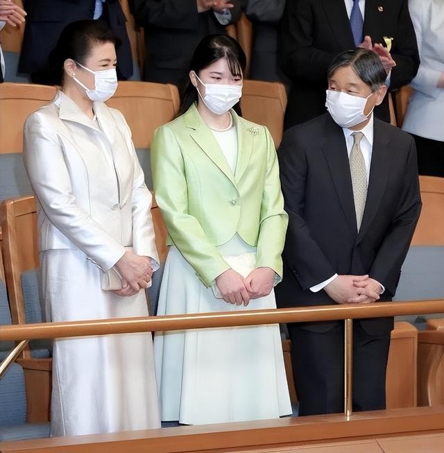 日本皇室姐妹花:佳子公主漂亮30岁未嫁,爱子公主无缘皇位反被困
