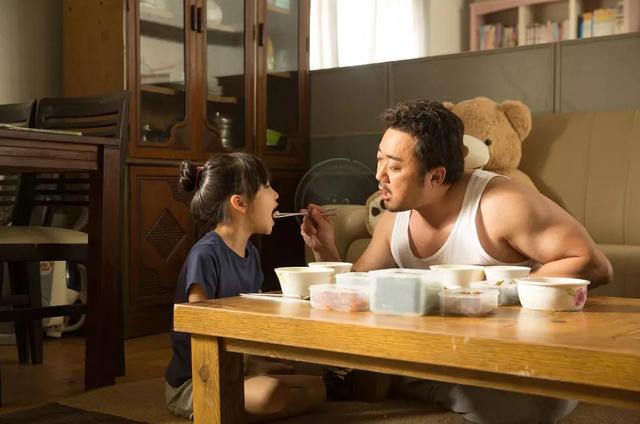 奇幻喜剧电影片《奇妙幽灵》由马东锡、金英光和李瑜瑛担任主演