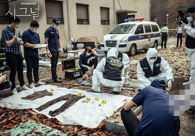 5名小学生上山抓青蛙,突然神秘失踪,11年后被发现埋尸在家门口
