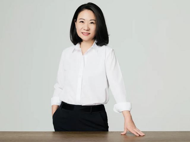 80后复旦女学霸,接管超7000家咖啡店