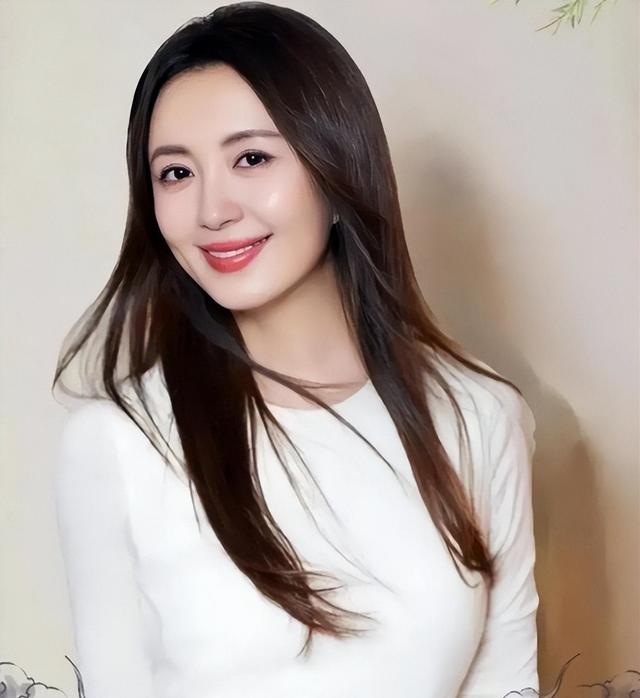 杨童舒:和老公相爱至今,我不是于和伟的老婆,老公是普通商人