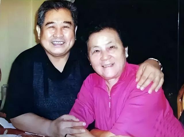 著名演员张良:与爱妻王静珠共过生死患难,他老年给妻子打工
