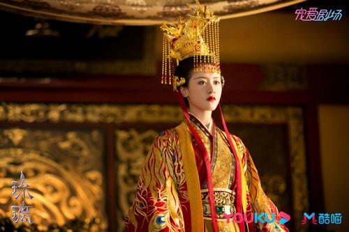 袁冰妍《琉璃》一人分饰十角 点泪痣写悔过书玩梗出圈