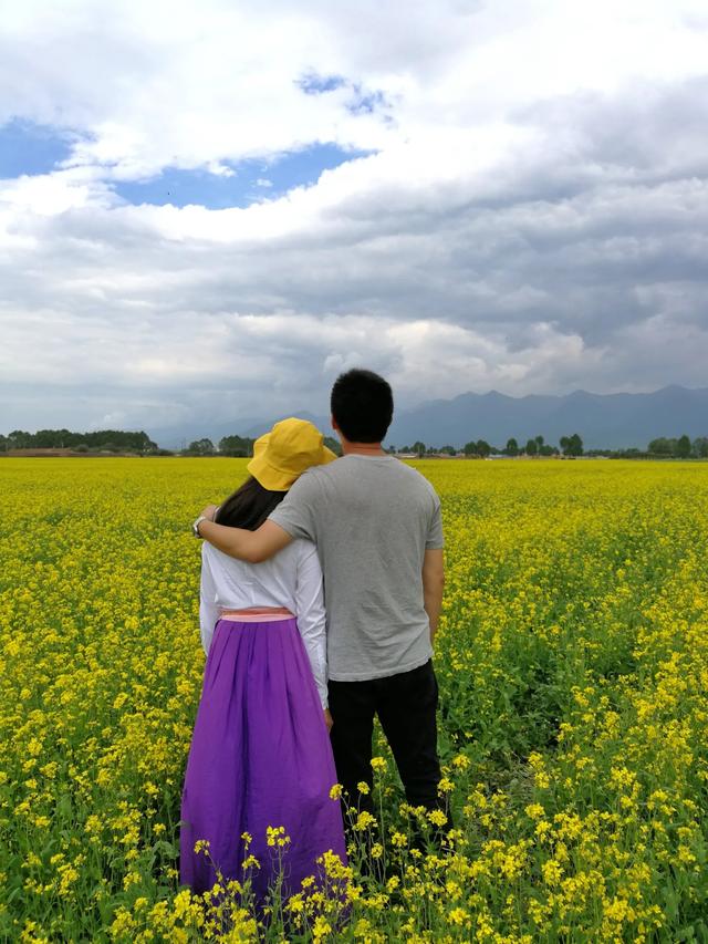 多年以后,是否还有一个人还在你的脑海里闪现,影子依然清析