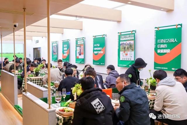 现炒快餐品牌“小女当家”火出圈,日均用餐2000人次