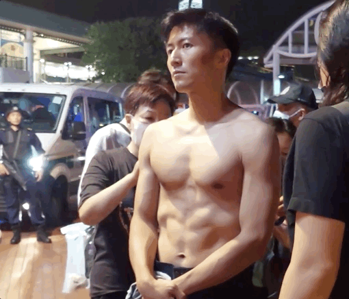 57岁郭富城身材挺拔似少年,成港圈真“不老男神”