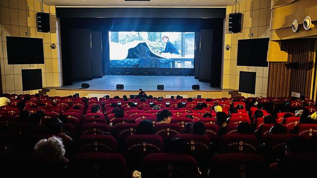 照亮职工8小时以外的幸福 银川这座“周末影院”已免费放映60场