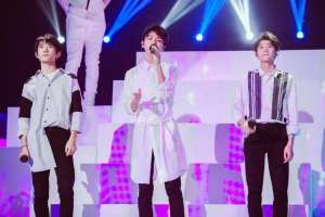 快乐大本营tfboys(《快乐大本营》TFBOYS跨栏争取粉丝福利 马思纯周冬雨窦靖童首度合体 赵又