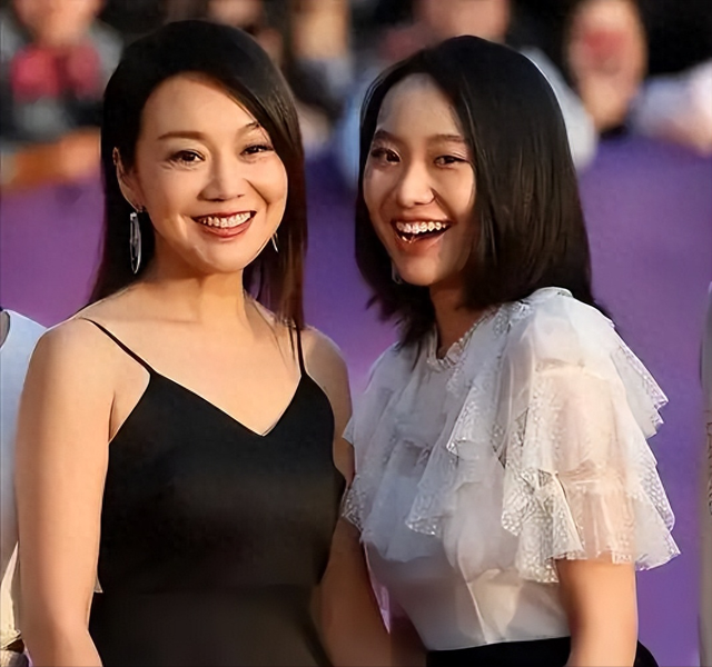 原来闫妮的女儿是她,20岁就演了女一号,但演技却跟不上资源