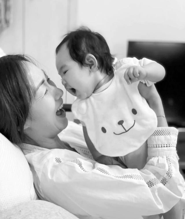 51岁“怀玉公主”疑隐婚生子!与萌娃眉眼神似,曾惨遭孙耀威抛弃