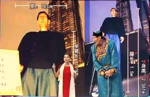 喜顺(56岁娶妻，不顾医生反对强行生子，“巨人”鲍喜顺现在过得怎样？)