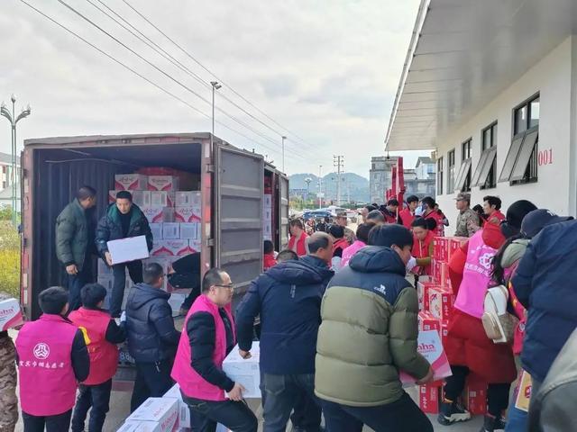 “再冷也要上!”筠连摩托运输队:明知山有险,偏向险中行
