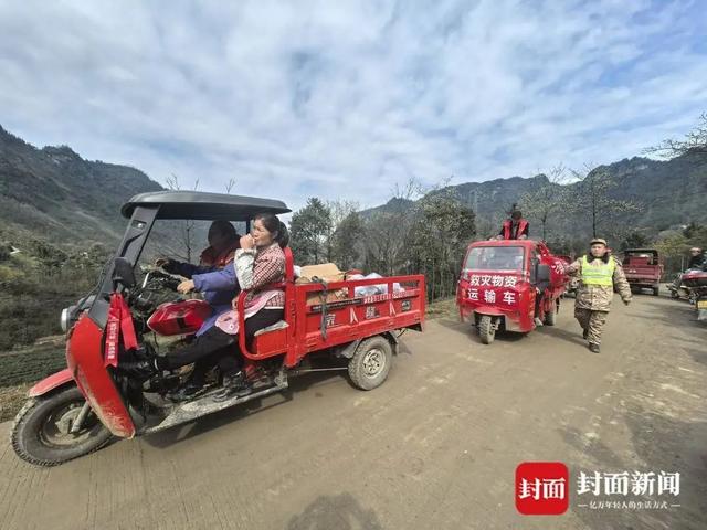“再冷也要上!”筠连摩托运输队:明知山有险,偏向险中行
