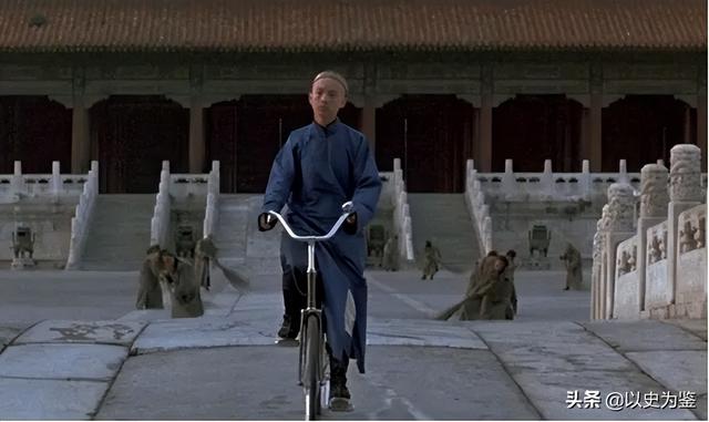 1921年，溥仪想装电话，大臣反对：谁都能和皇上说话，成何体统？
