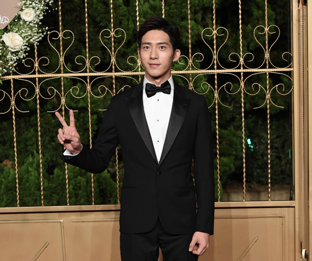 黄晓明夫妇婚礼复盘:3对夫妻离婚,2对情侣分手,TF变化大
