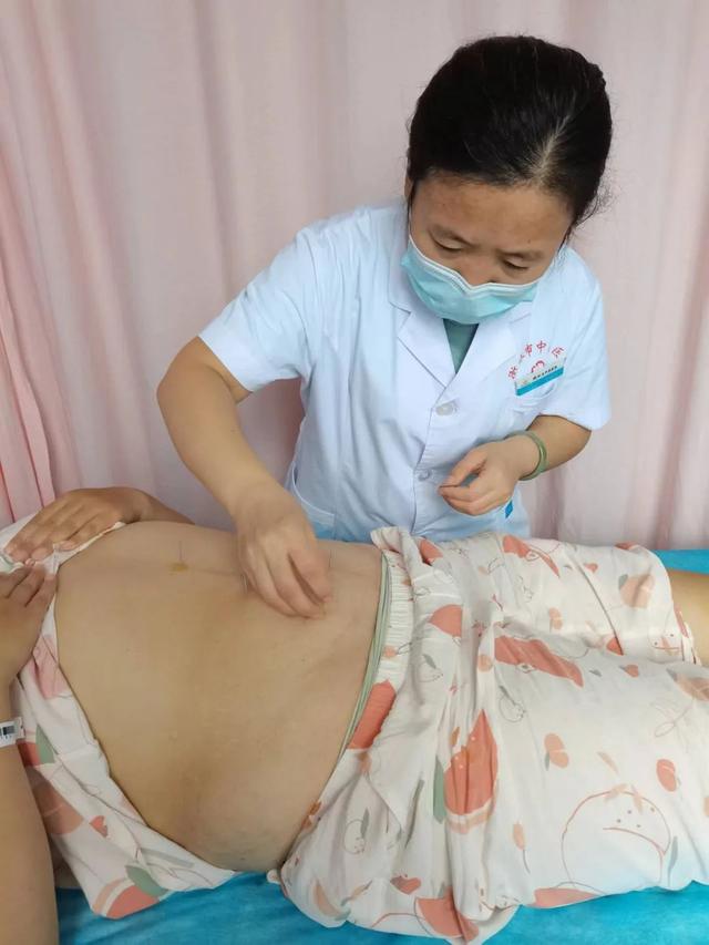 名医面对面丨司晴:坐“石墩子”治痛经?听听中医妇科专家怎么说
