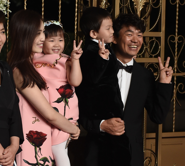 黄晓明夫妇婚礼复盘:3对夫妻离婚,2对情侣分手,TF变化大