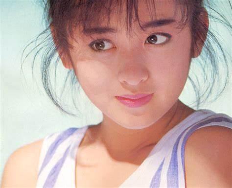 日美魔女齐藤由贵终于离了!出轨已婚医生多年,30年老公黯然离家