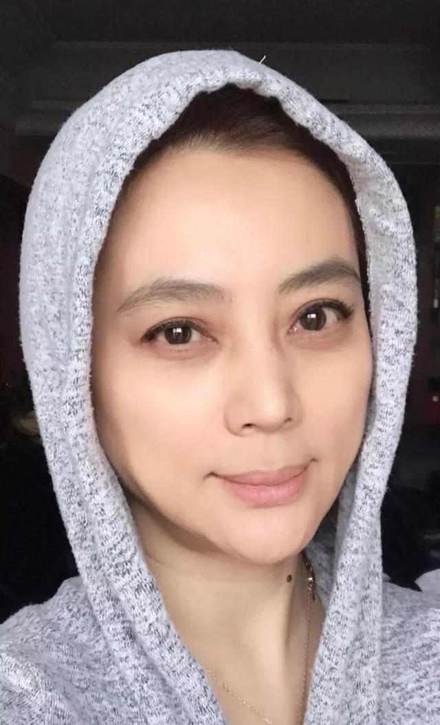 李玲玉和丈夫杰瑞:过去的婚姻有阴影,让外国丈夫内心饱含委屈
