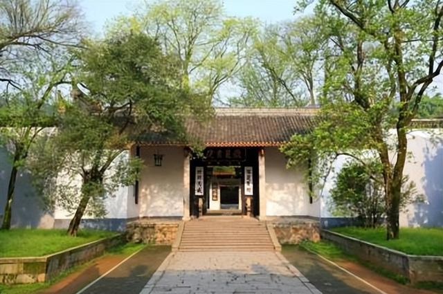 红了800多年,朱熹有怎样传奇的一生?