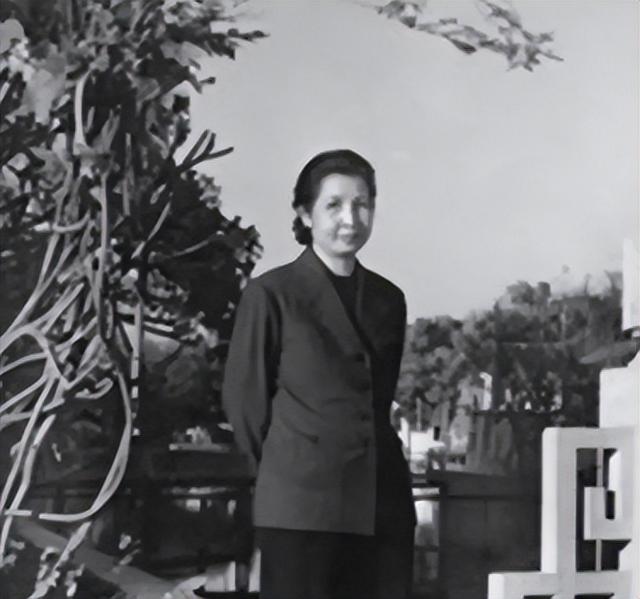 73年,曾志给毛主席写信:我是最早的红军,现在却没有一套军装