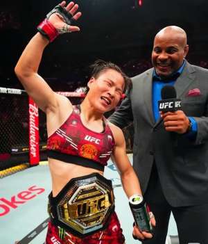 美国大妞(中国大妞张伟丽打哭美国不败战神草根逆袭让14亿人疯狂)