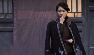 张烨子(《新世界》孙红雷的妹妹是有点二，私下里，32岁张晔子穿衣也随性)