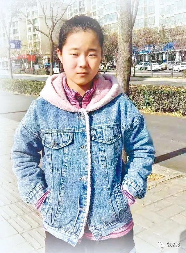 8岁女孩书法获特等奖,钢笔字认真细致有味道