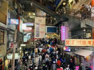 超级饭店(长沙“三大美食排队王”黄金周刷新纪录，湘菜网红指数暴增)