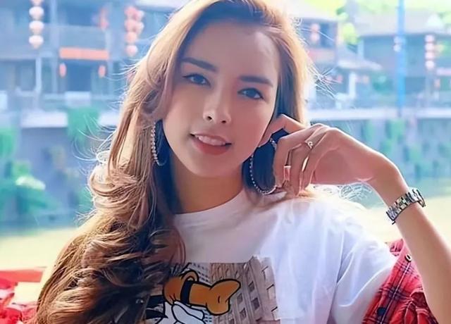9年前中国富豪砸500万娶泰国“人妖皇后”,如今还恩爱如初吗?