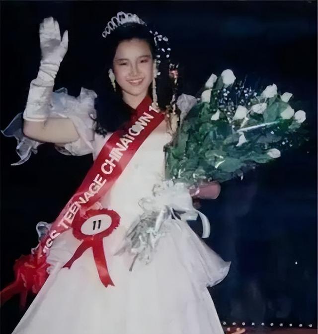 回顾李玟48年:父亲早逝,妈妈曾是北大校花,姐姐也曾因离婚抑郁