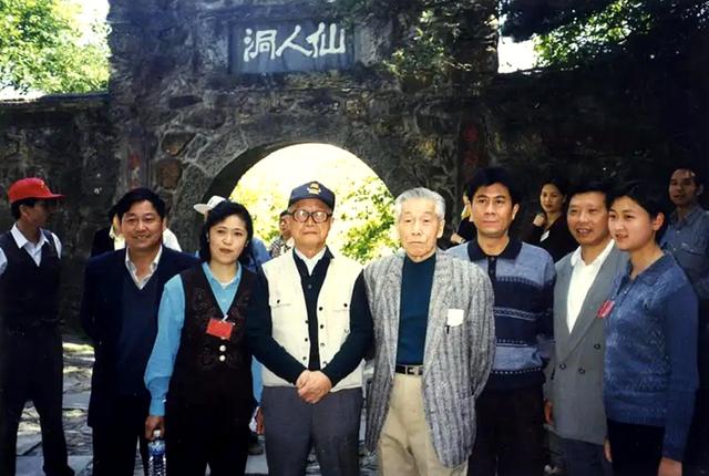 他独立执导《庐山恋》,捧红新人张瑜郭凯敏,90岁去世让人怀念