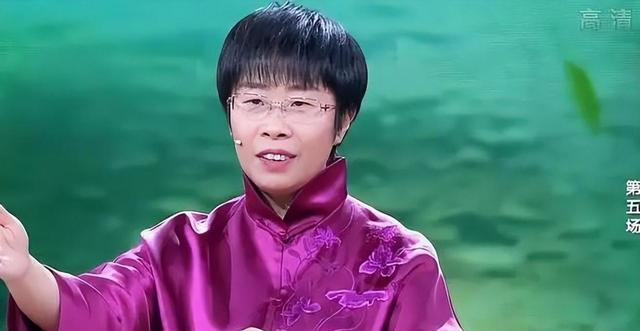 《百家讲坛》蒙曼49岁仍不结婚,朱迅问最想嫁给谁,她的回答亮了