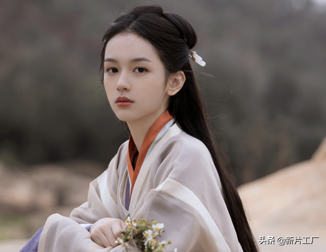 耽改剧女主,高雨儿两年没新作,周也资源好,孟子义再登热搜
