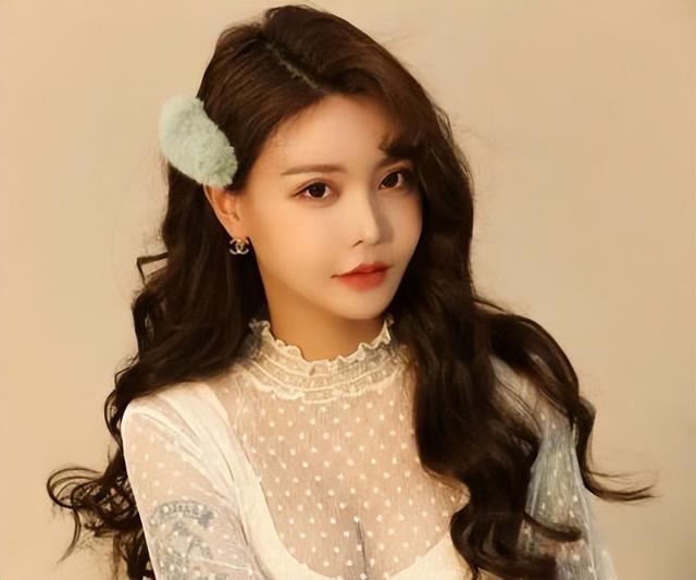 “问题少女”韩安冉的荒唐史:24岁离婚4次,仅过2月老公变前夫!