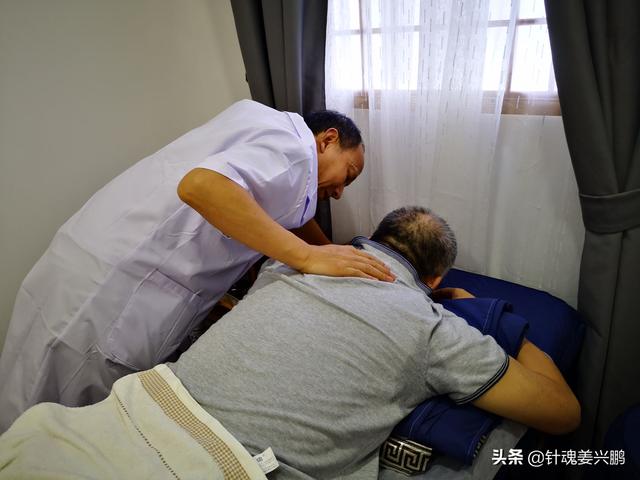 突发心悸,心率高达150次,医生居然用勺子救回来了