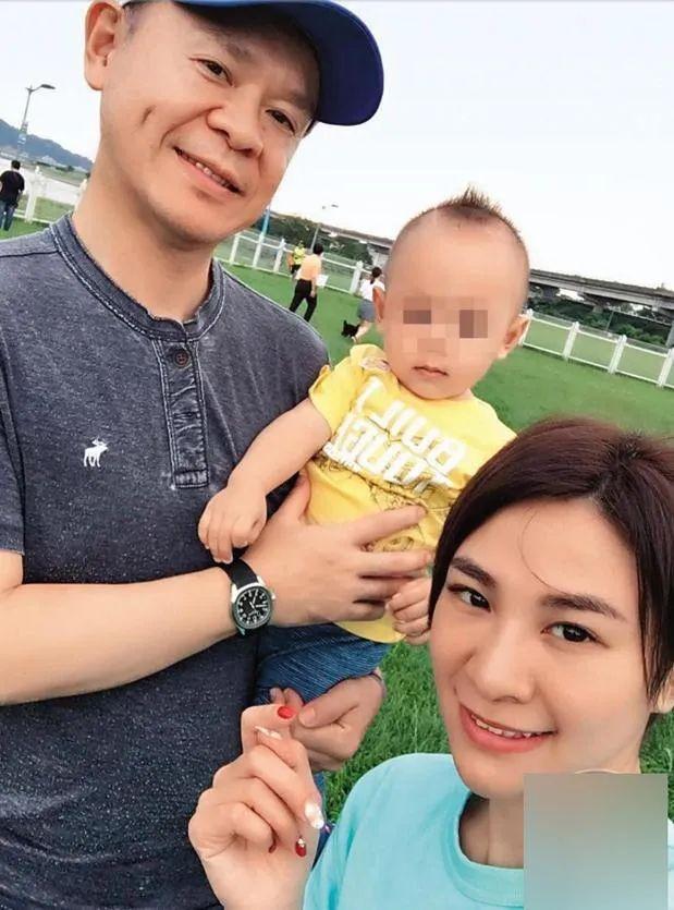 梁静茹前夫新女友被扒,曾出轨富商骚扰原配,还逼男方下跪认错