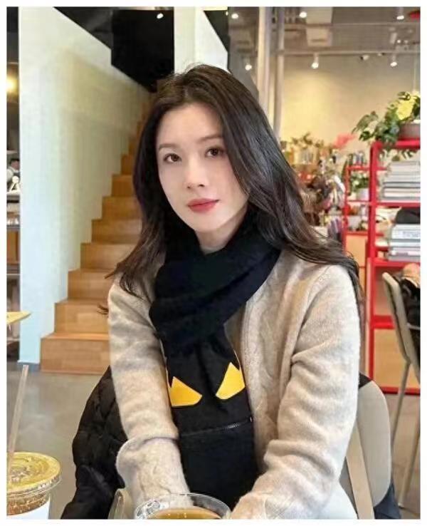 35岁大龄男青年,意外娶了23岁“白虎”女,婚礼当天就后悔