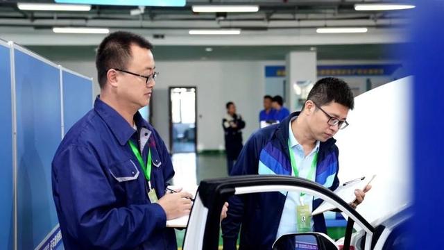 四方师者说丨徐国庆:以趣启智,技赛赋能,汽车教师的滚烫人生
