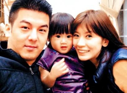 47岁贾静雯晒与女儿合照似姐妹，16岁大女儿颜值高，继承优良基因