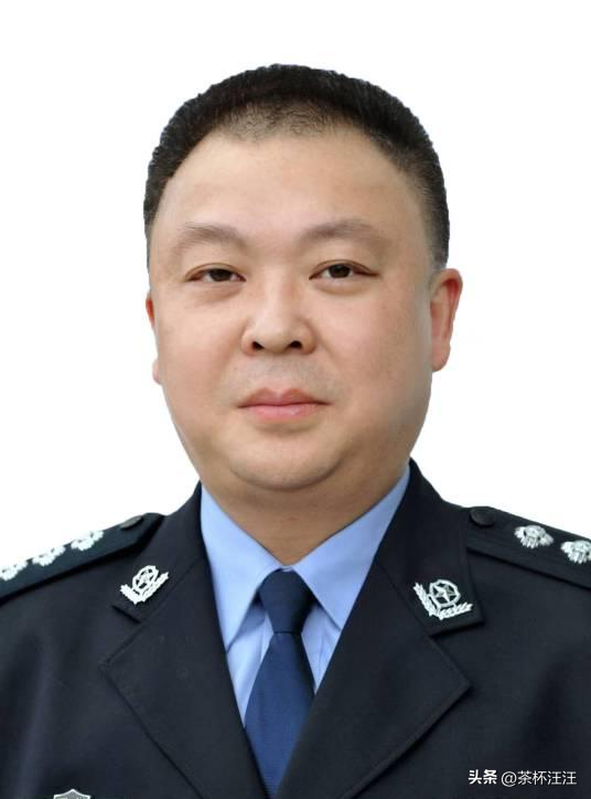 四川省雅安市公安局现任领导简介