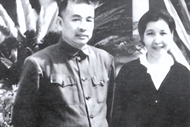 73年,曾志给毛主席写信:我是最早的红军,现在却没有一套军装
