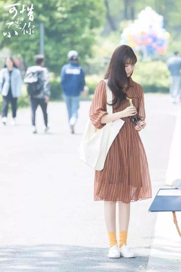 她是《恋爱先生》里抢眼的长腿精，竟然也能放下包袱扮丑耍宝？