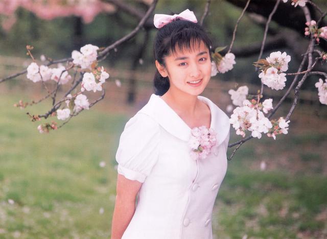 日美魔女齐藤由贵终于离了!出轨已婚医生多年,30年老公黯然离家
