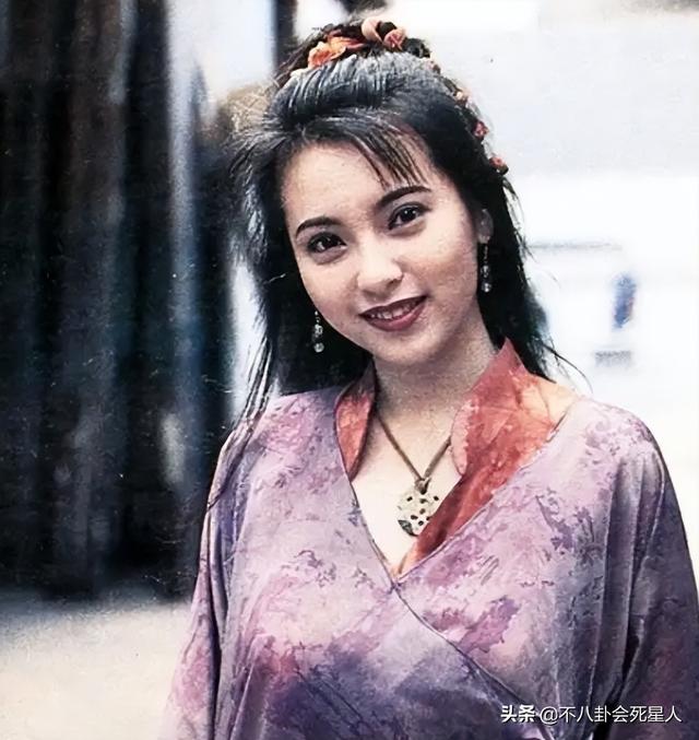 割了双眼皮就判若两人,这6位明星动脸太成功了