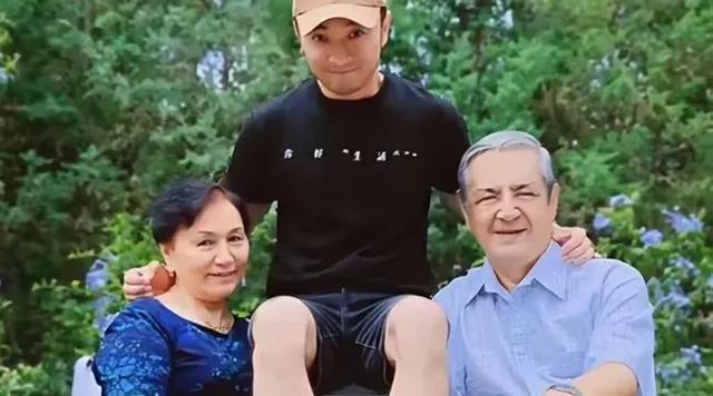 尼格买提:我30岁娶帕夏古丽,结婚9年没有孩子,风光背后有泪水