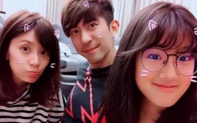 47岁贾静雯晒与女儿合照似姐妹，16岁大女儿颜值高，继承优良基因
